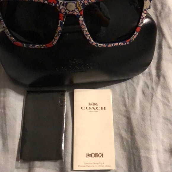 🎉🎉HP🎉🎉Coach shades-special Edition - Picture 7 of 7